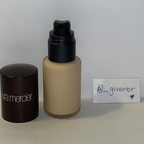 Porcelain Ivory Moisturizing Foundation Foundation Laura Mercier - Picture 2 of 6